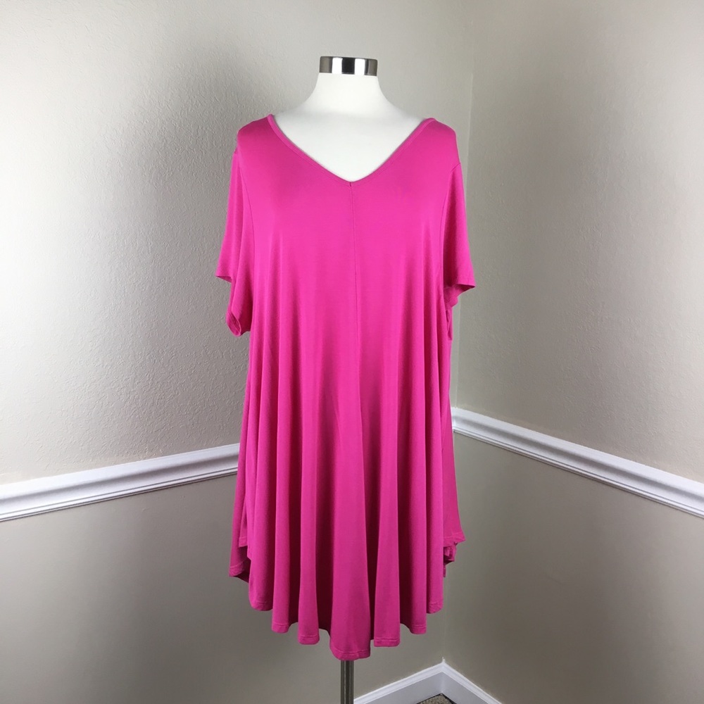 Roamans v neck fuchsia tunic, Size 26